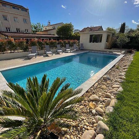 Le Provence Hotell Gémenos Exteriör bild