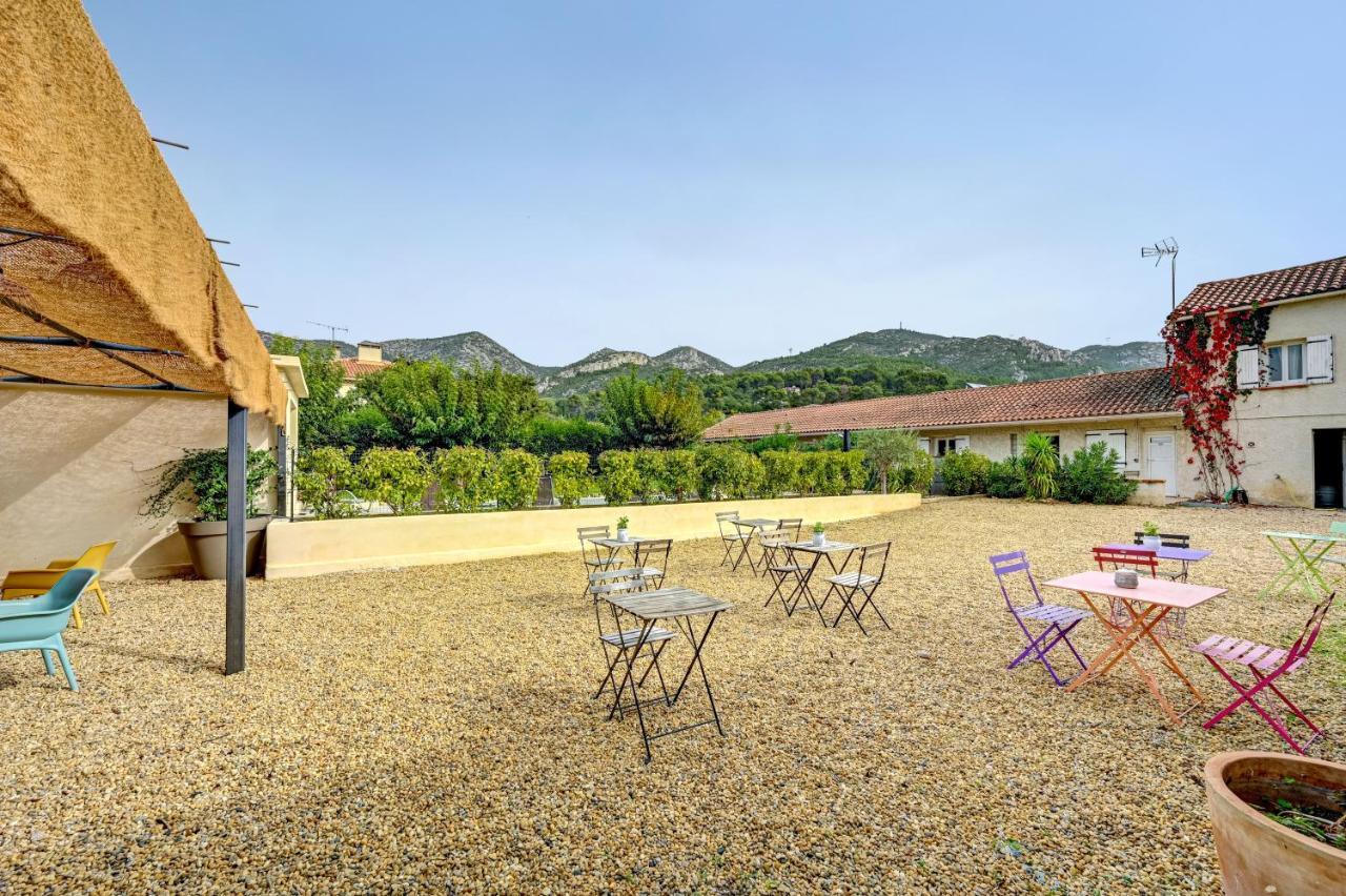 Le Provence Hotell Gémenos Exteriör bild