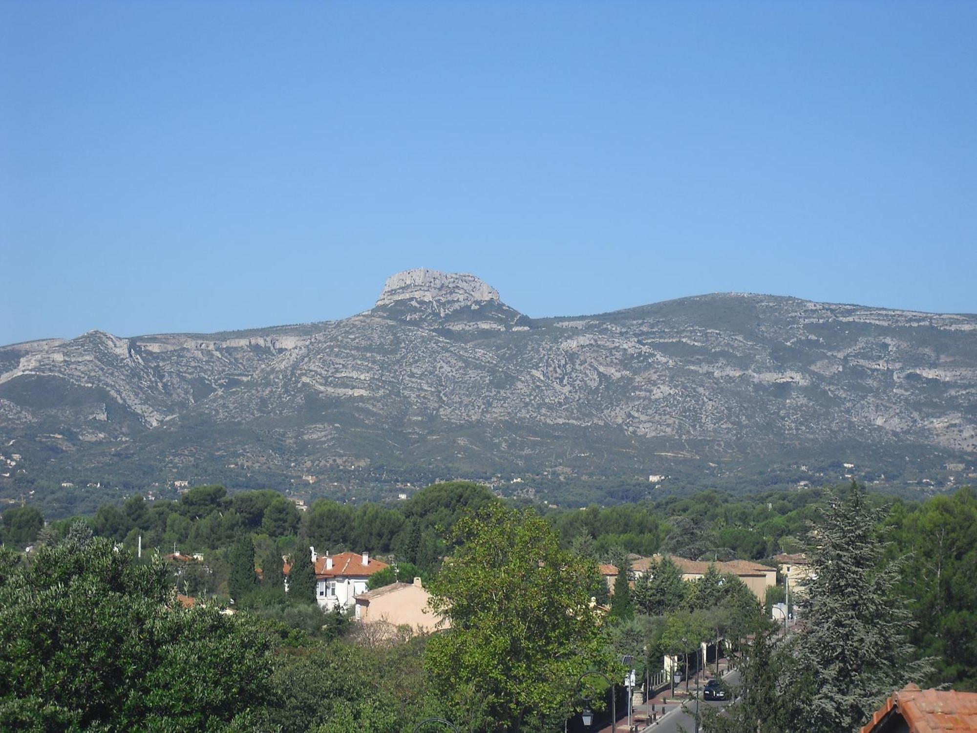 Le Provence Hotell Gémenos Exteriör bild