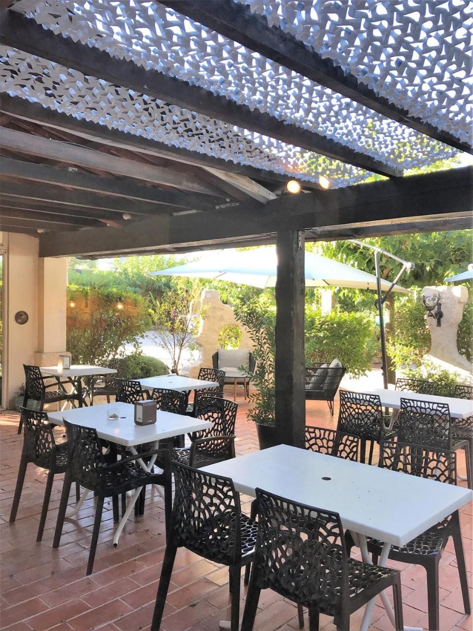 Le Provence Hotell Gémenos Exteriör bild