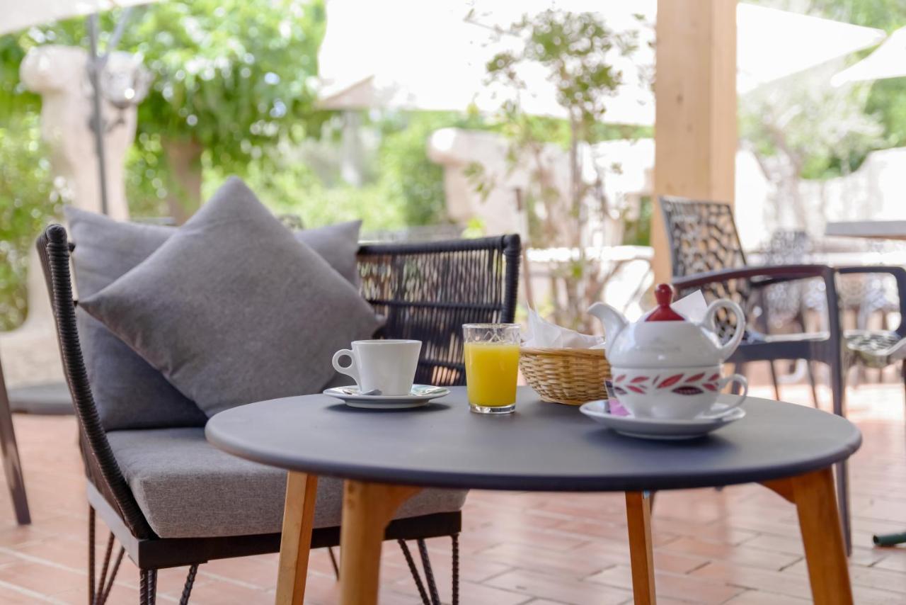 Le Provence Hotell Gémenos Exteriör bild